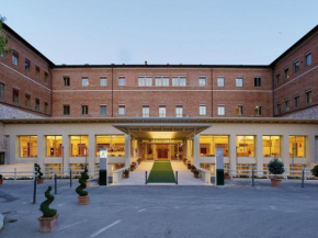 Отель Hotel Domus Pacis  Ассизи